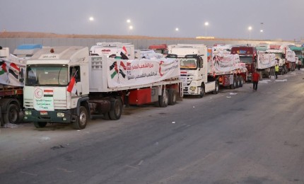إدخال 215 شاحنة مساعدات من معبر رفح لإغاثة قطاع غزة