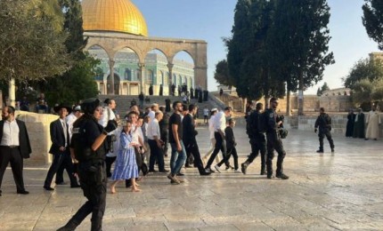 "شؤون القدس" تحذر من استغلال السياحة لفرض السيطرة الإسرائيلية على الأقصى