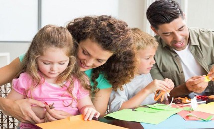تحذيرات من آثار الألعاب الإلكترونية على صحة الأطفال
